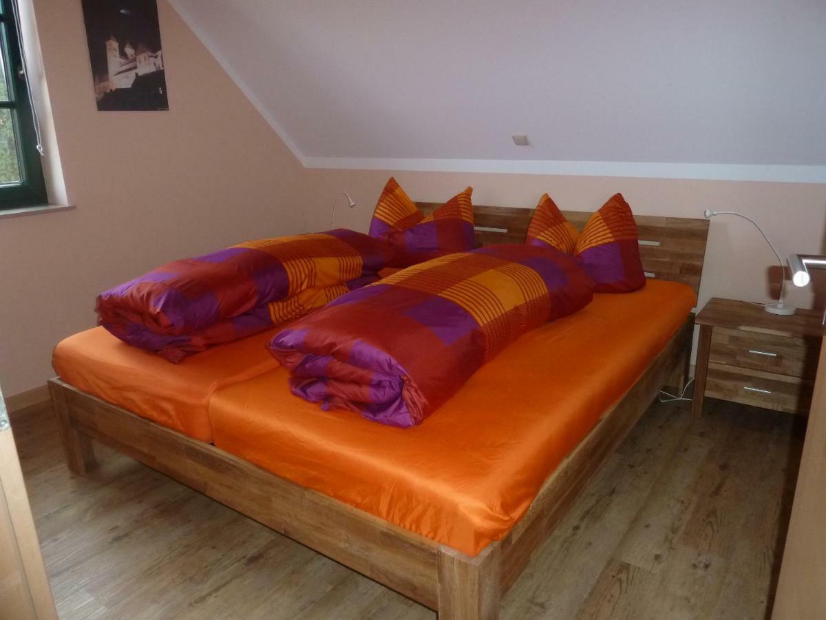Ferienwohnung Thum ヴストロ エクステリア 写真