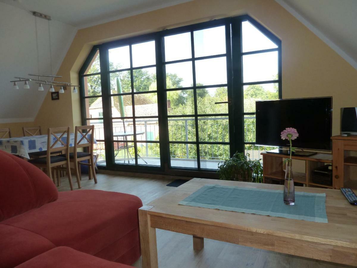 Ferienwohnung Thum ヴストロ エクステリア 写真