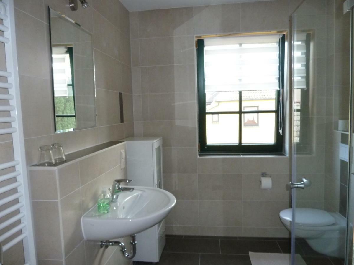 Ferienwohnung Thum ヴストロ エクステリア 写真